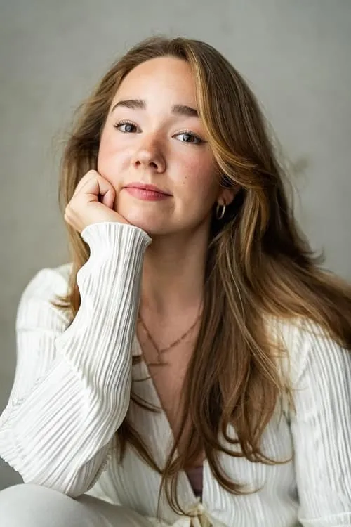 Holly Taylor