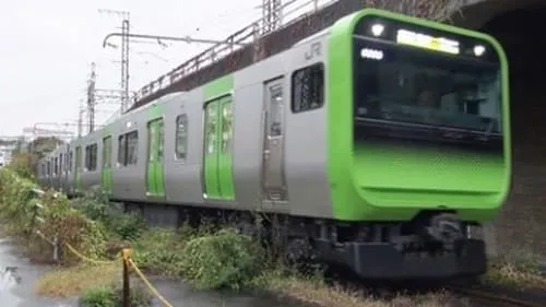 Yamanote Line: The Green Rotating Heart of Tokyo