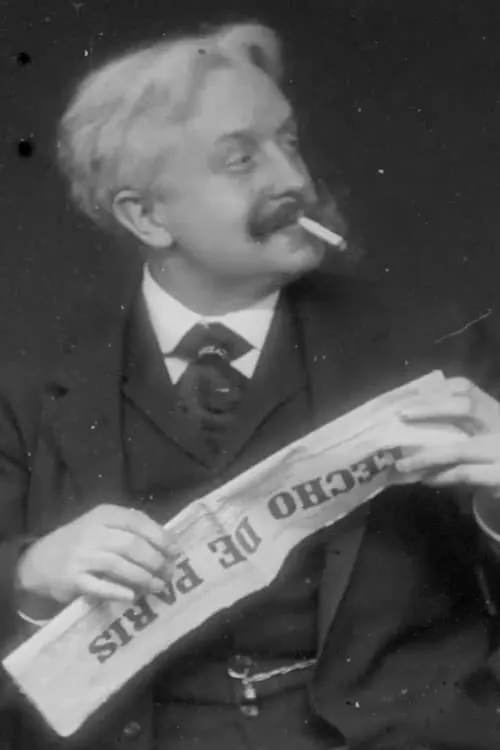 Paul Nadar lisant l'Écho de Paris à la terrasse d'un café (movie)