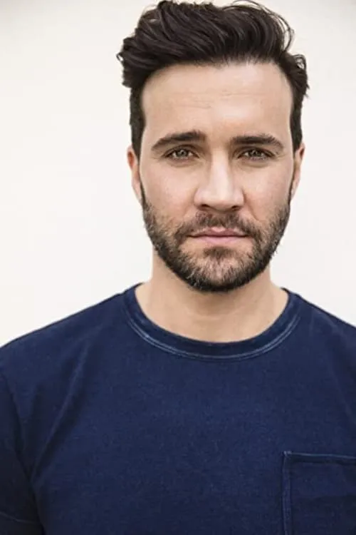 Gil McKinney